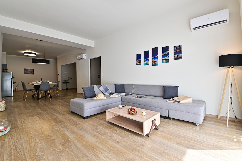 Thisean Modern Suites 42/50