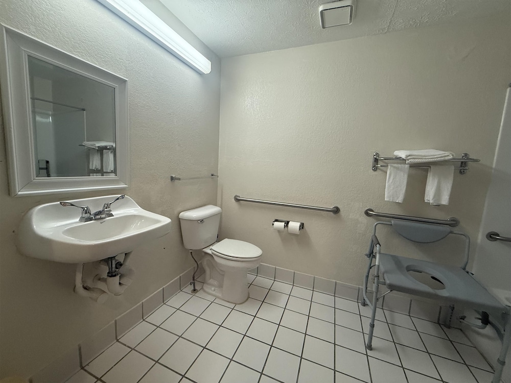 SureStay by Best Western Obetz Rickenbacker Airport 41/45