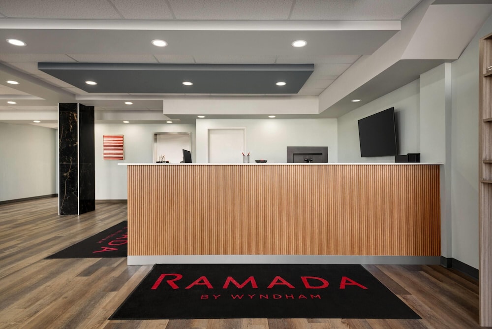 Ramada by Wyndham West Edmonton Hotel & Suites 6/45