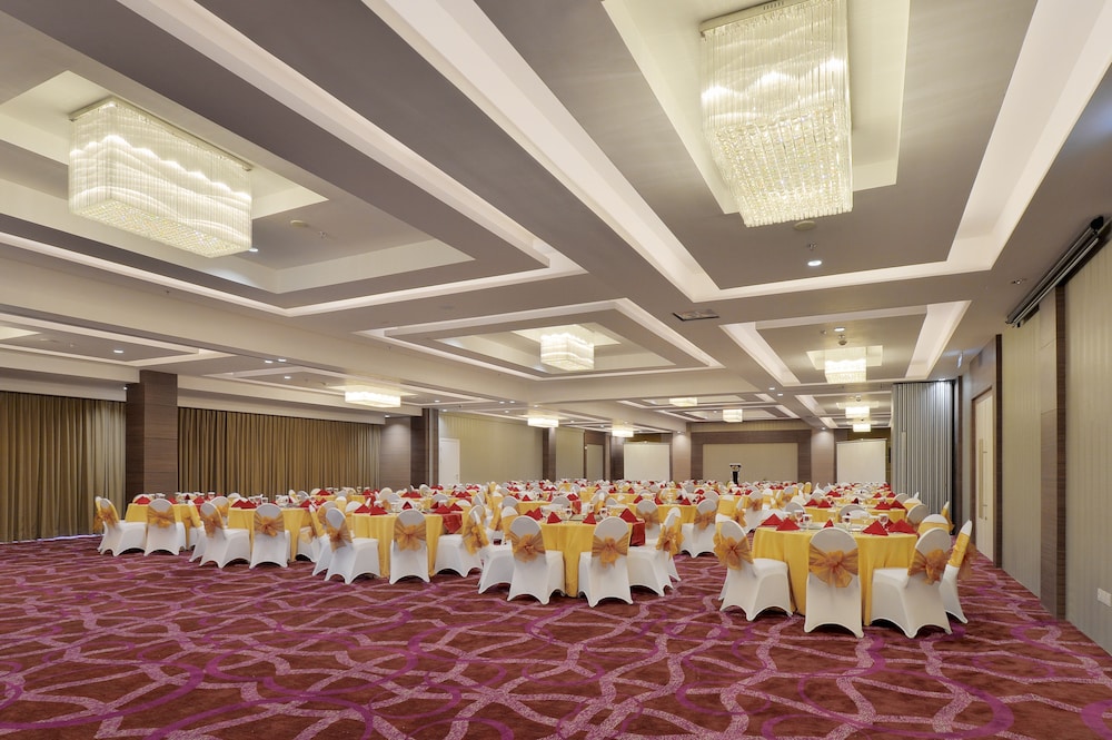 Platinum Adisucipto Hotel Conference 48/51