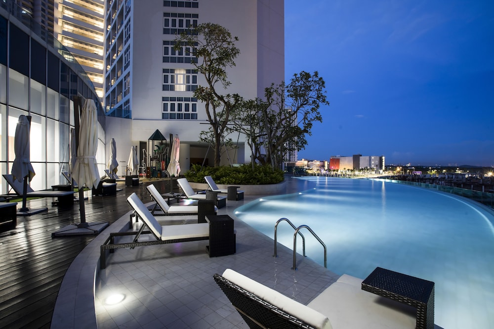 Pinetree Marina Resort 3/63