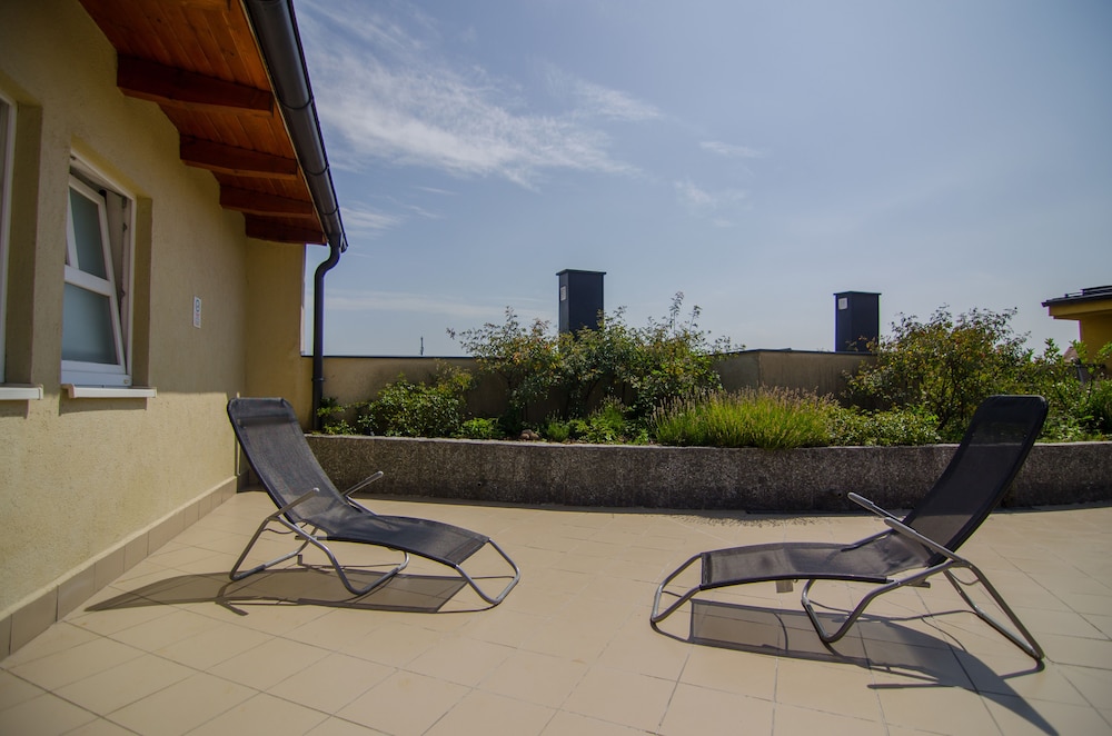 CIVITAS BOUTIQUE HOTEL 62/79