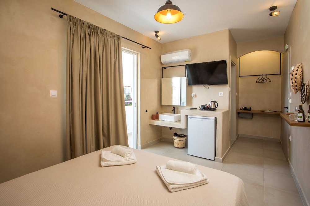 Atma Beach Rooms & Suites 6/27