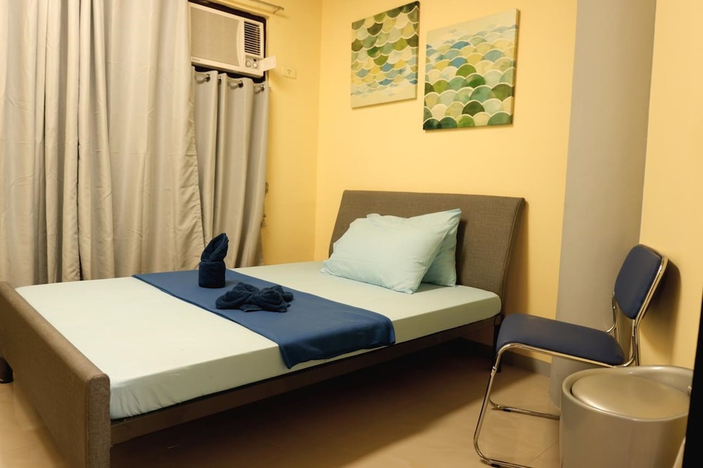 Transit Point Hostel Mactan Cebu 5/15