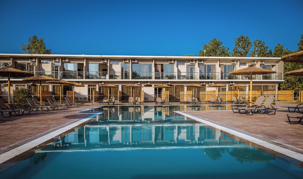 Blue Water Resort 8/60