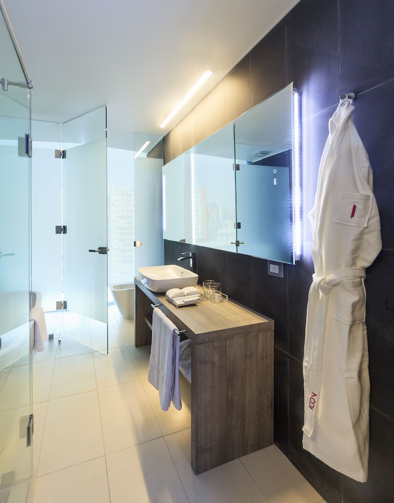ICON HOTEL 50/58