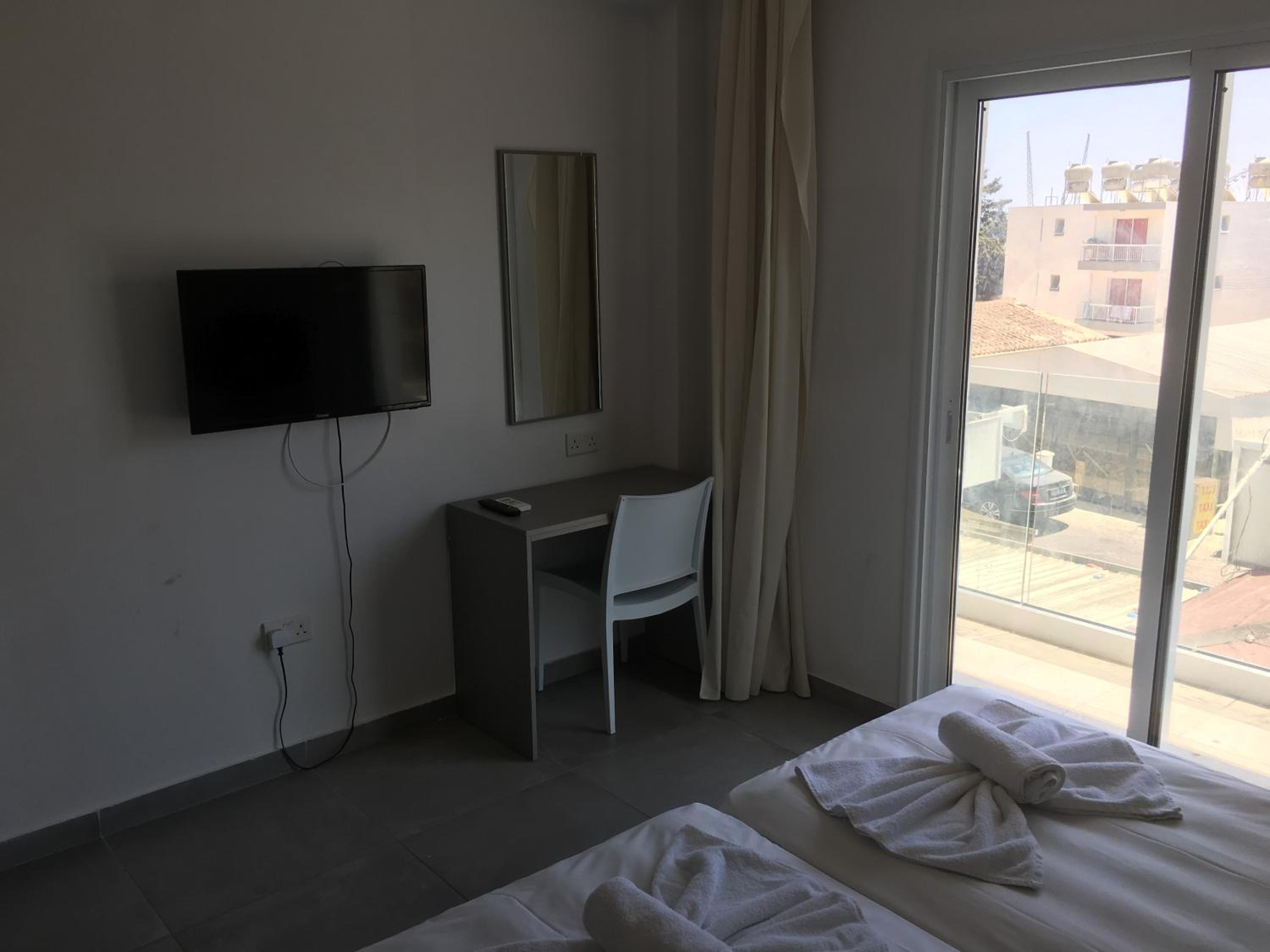 Flora Maria Hotel 52/64