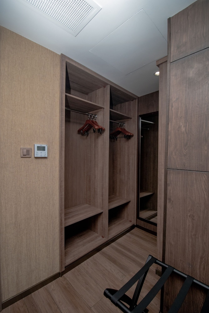 Golden Hotel & Suites 28/50