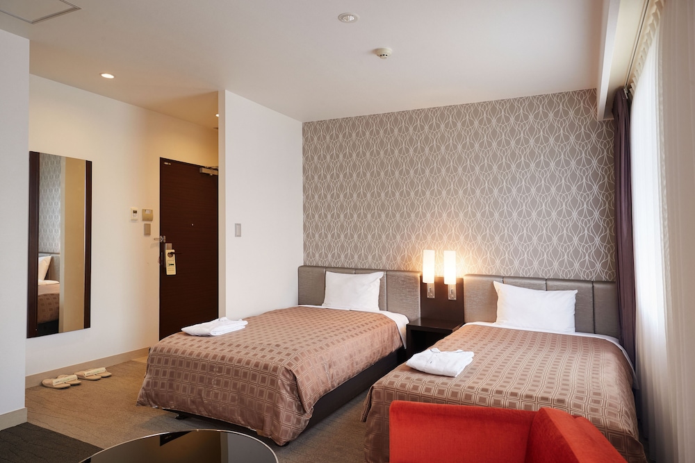 ROOM, TWIN BEDS