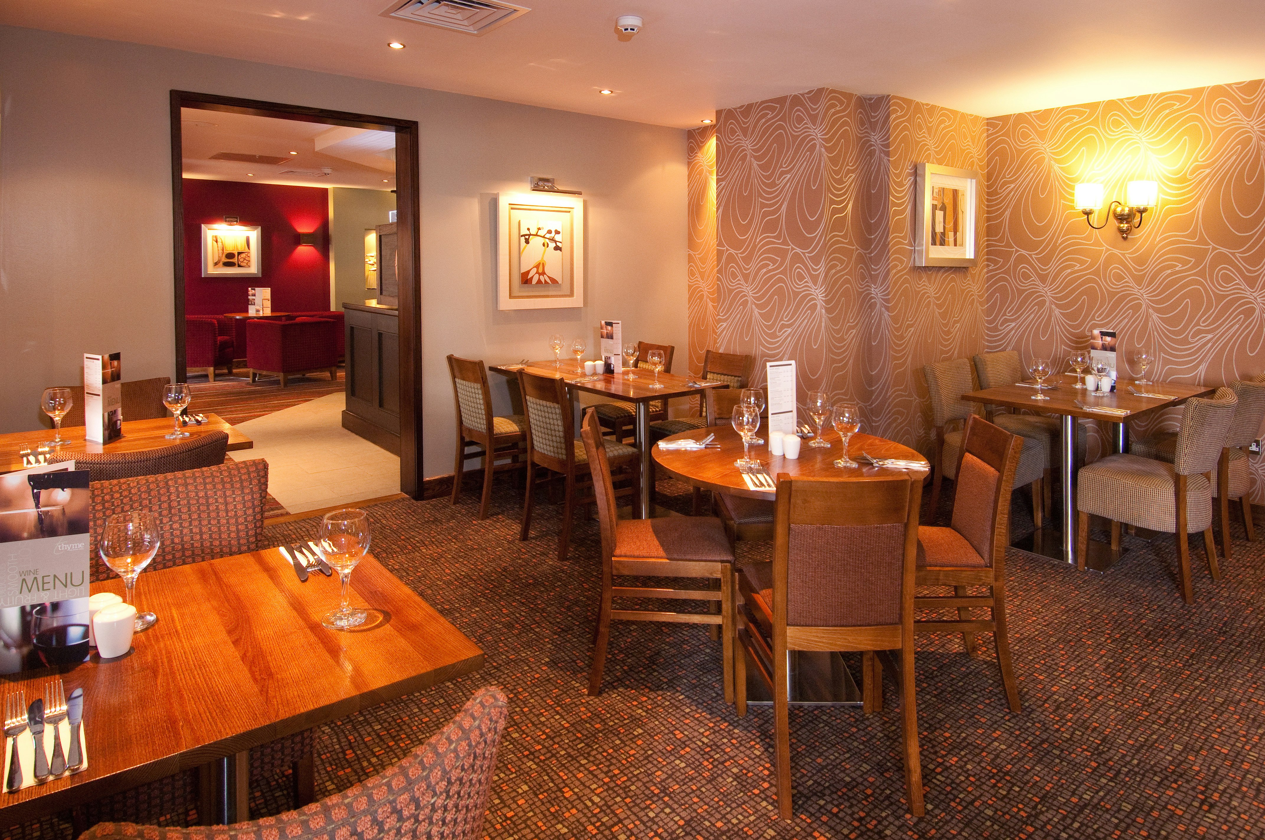 Premier Inn Sunbury (Kempton Park) 25/33