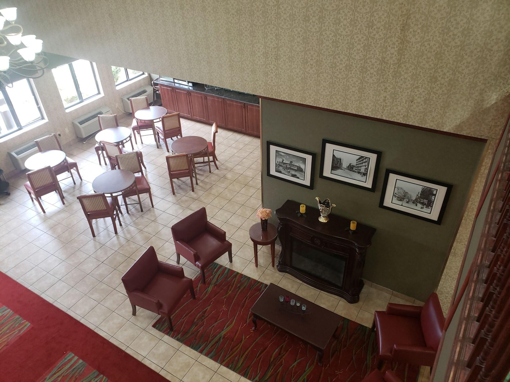 A Victory Suites Warren 18/30