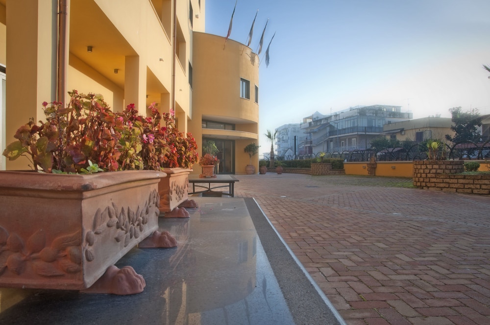 City Hotel Casoria 26/29