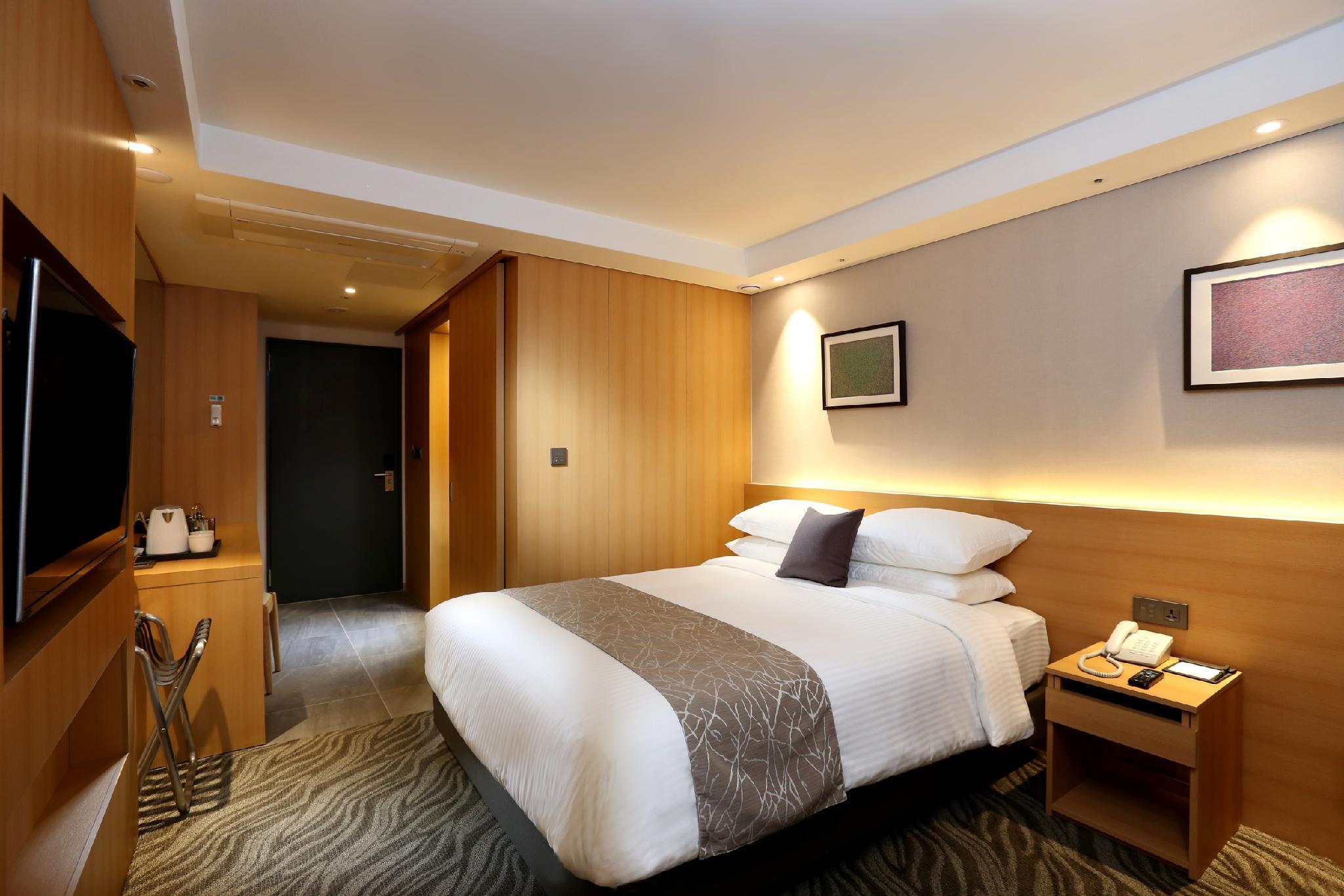 Standard, Double Bed, Lateral Side Building View