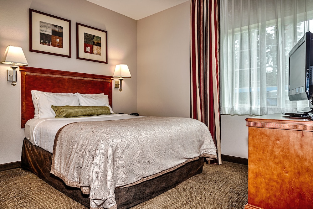 Candlewood Suites Oak Harbor 11/47