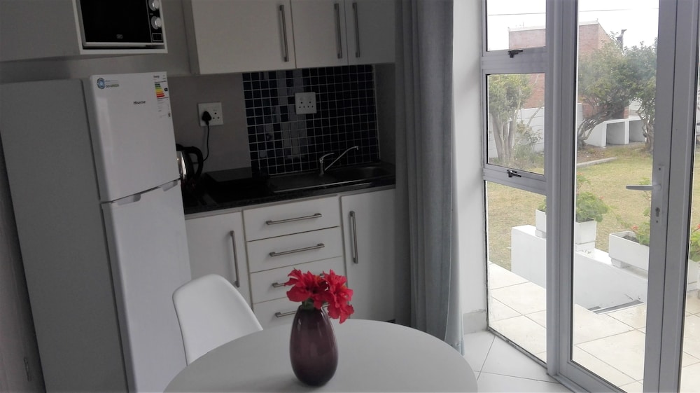 Saldanha Bay Lodge 4/32