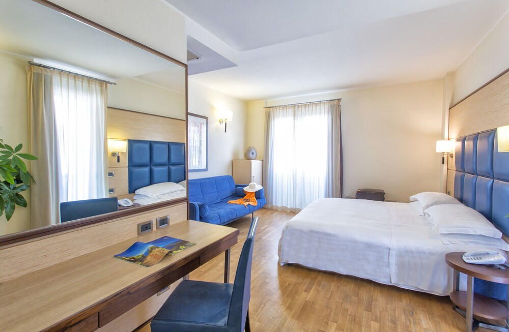 Virgilio Grand Hotel 5/30