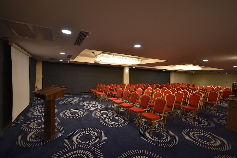 New Karaman Hotel 46/47