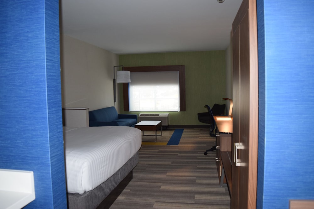 Holiday Inn Express Suites Ithaca 30/69