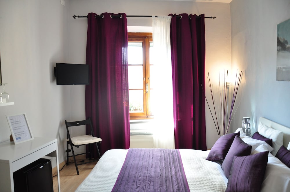 Bed and Breakfast At Home Lucca 9/36