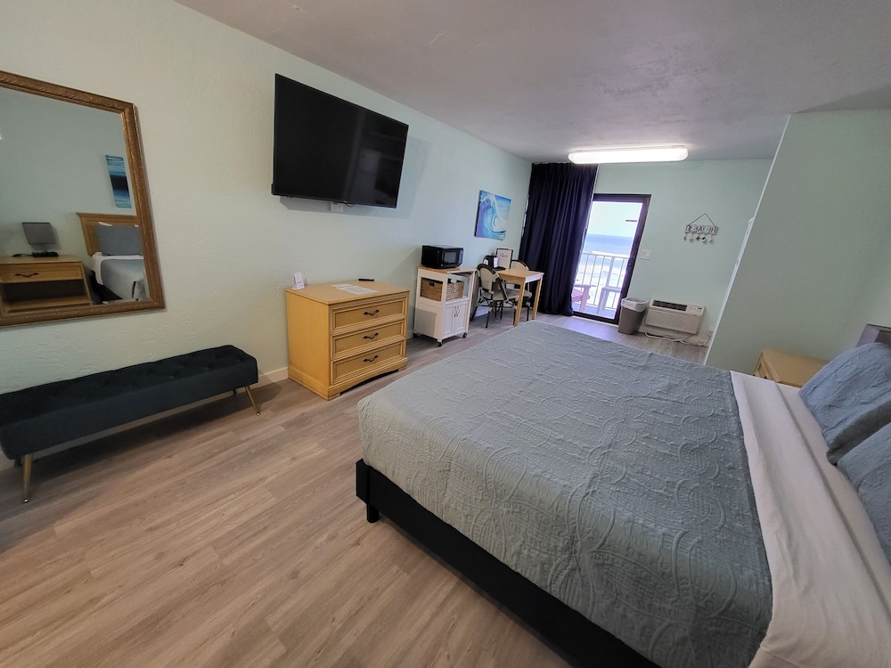 Beachside Hotel 25/60