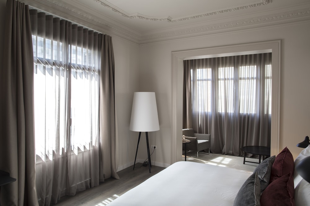 CASAGRAND LUXURY SUITES 19/76