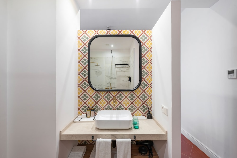 جناح تنفيذي بسرير كينج بشرفة، Hotel Can Quetglas 5/8