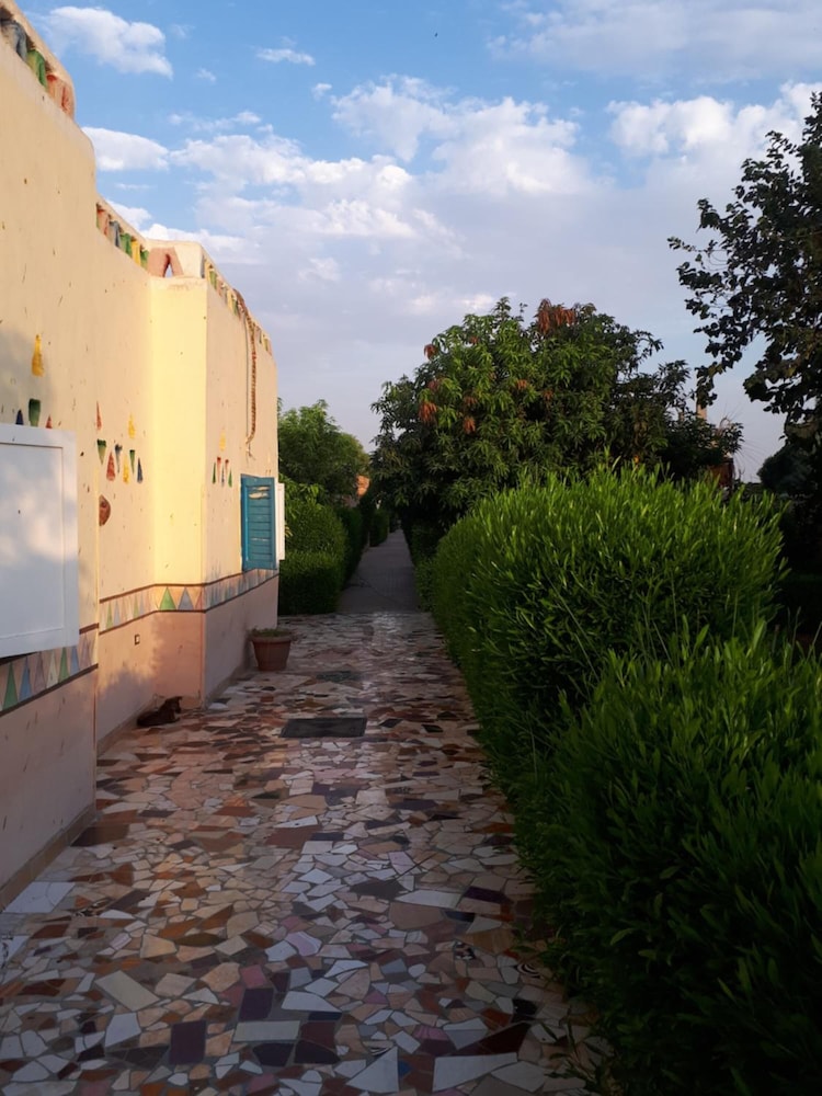 Al Baeirat Hotel 35/44