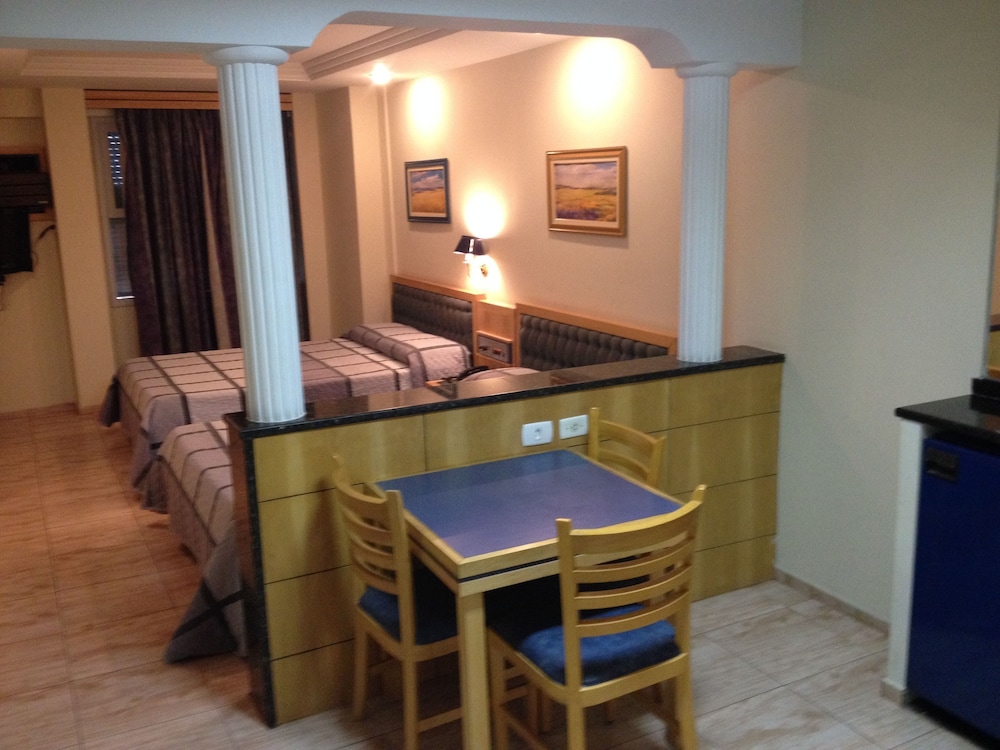 Hotel Columbia 38/43