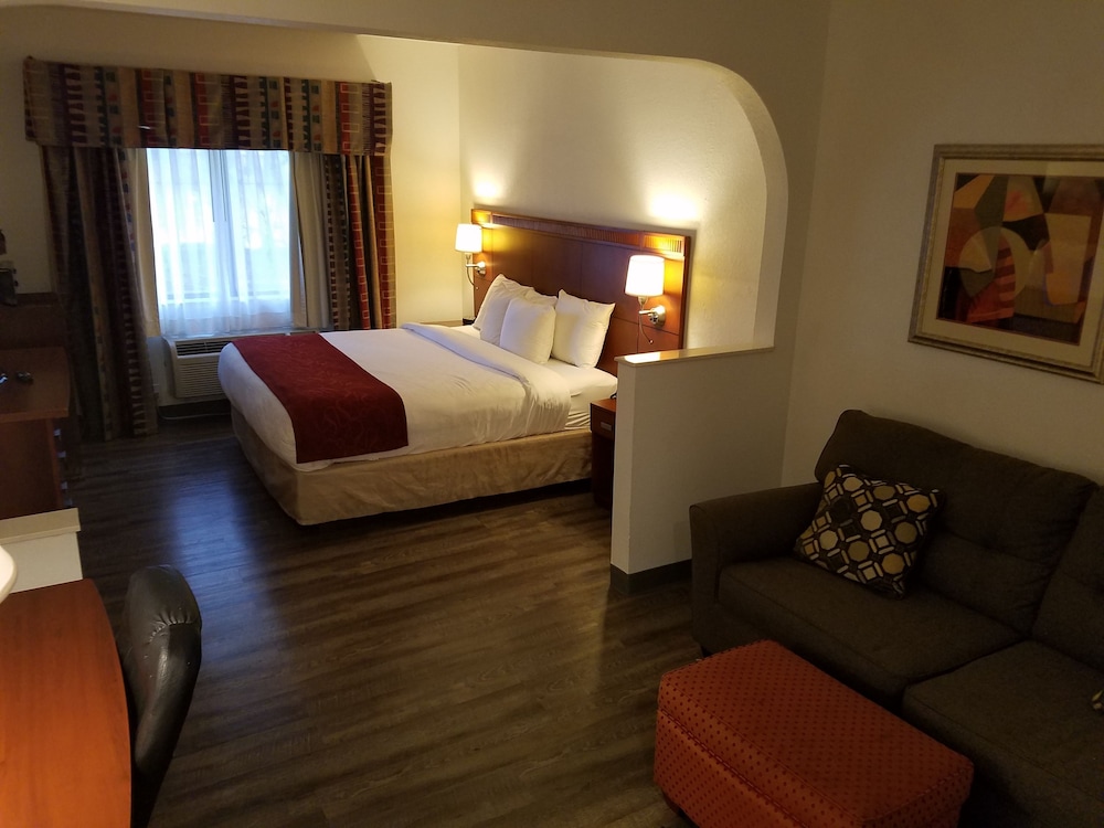 Spark by Hilton Duluth 7/43