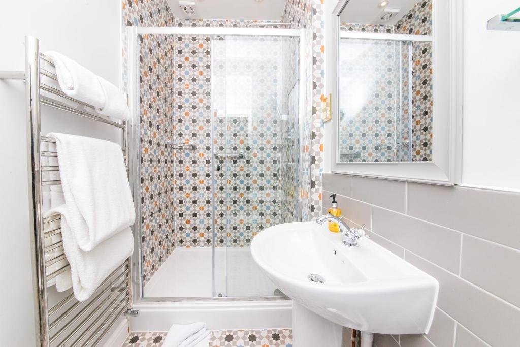 Feature, Suite, Double or Twin Bed