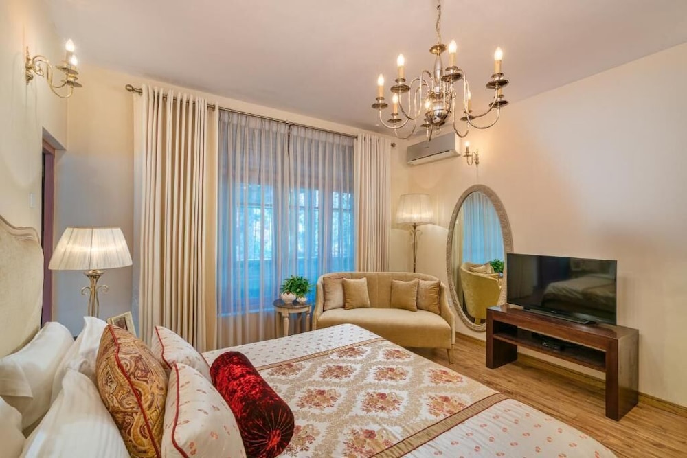 Clove Villa 33/65
