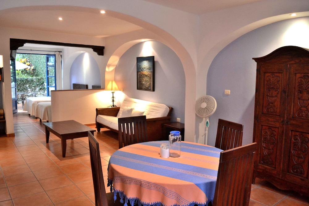 Posada del Cafeto 54/66