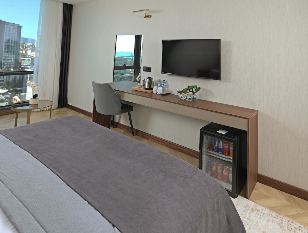 Moncher Hotel 24/28