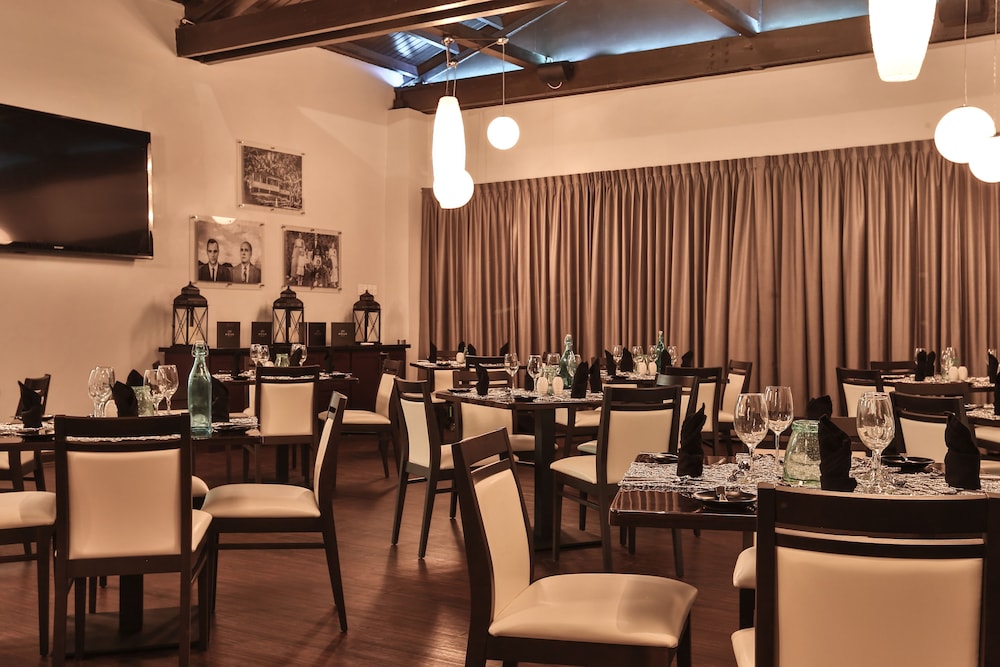 Blue Waters Inn 56/65