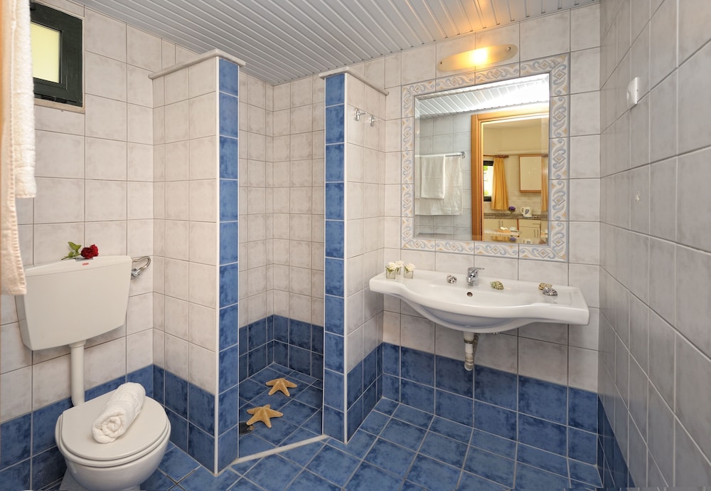 Kristalli Hotel 38/40