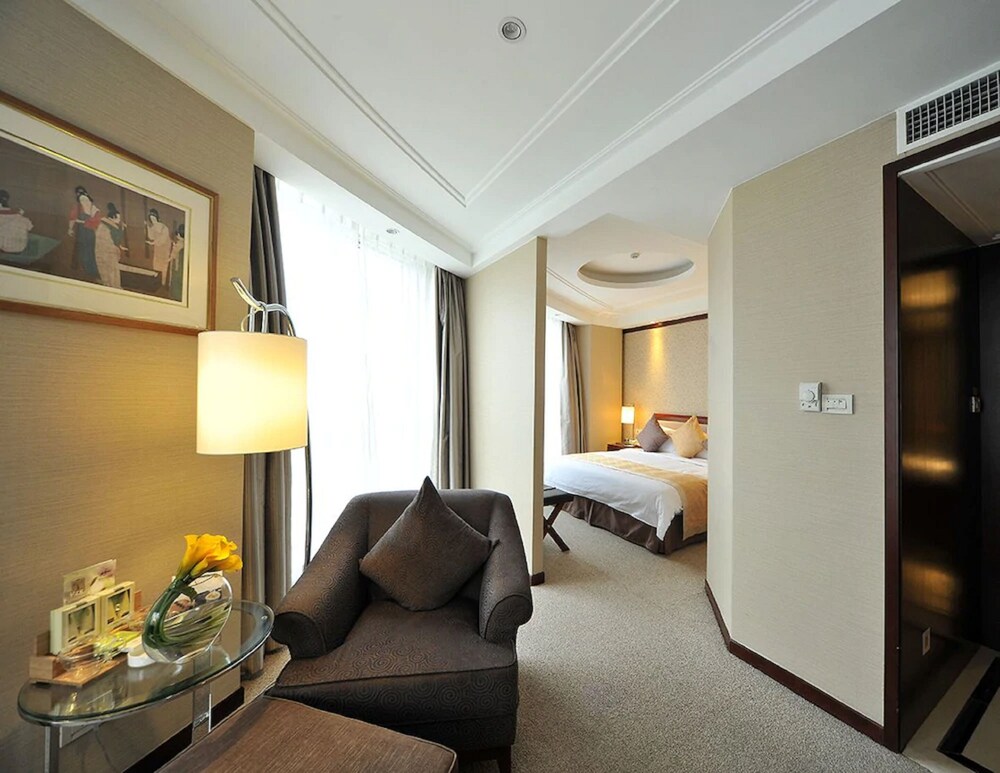 Central Hotel Shanghai 32/48