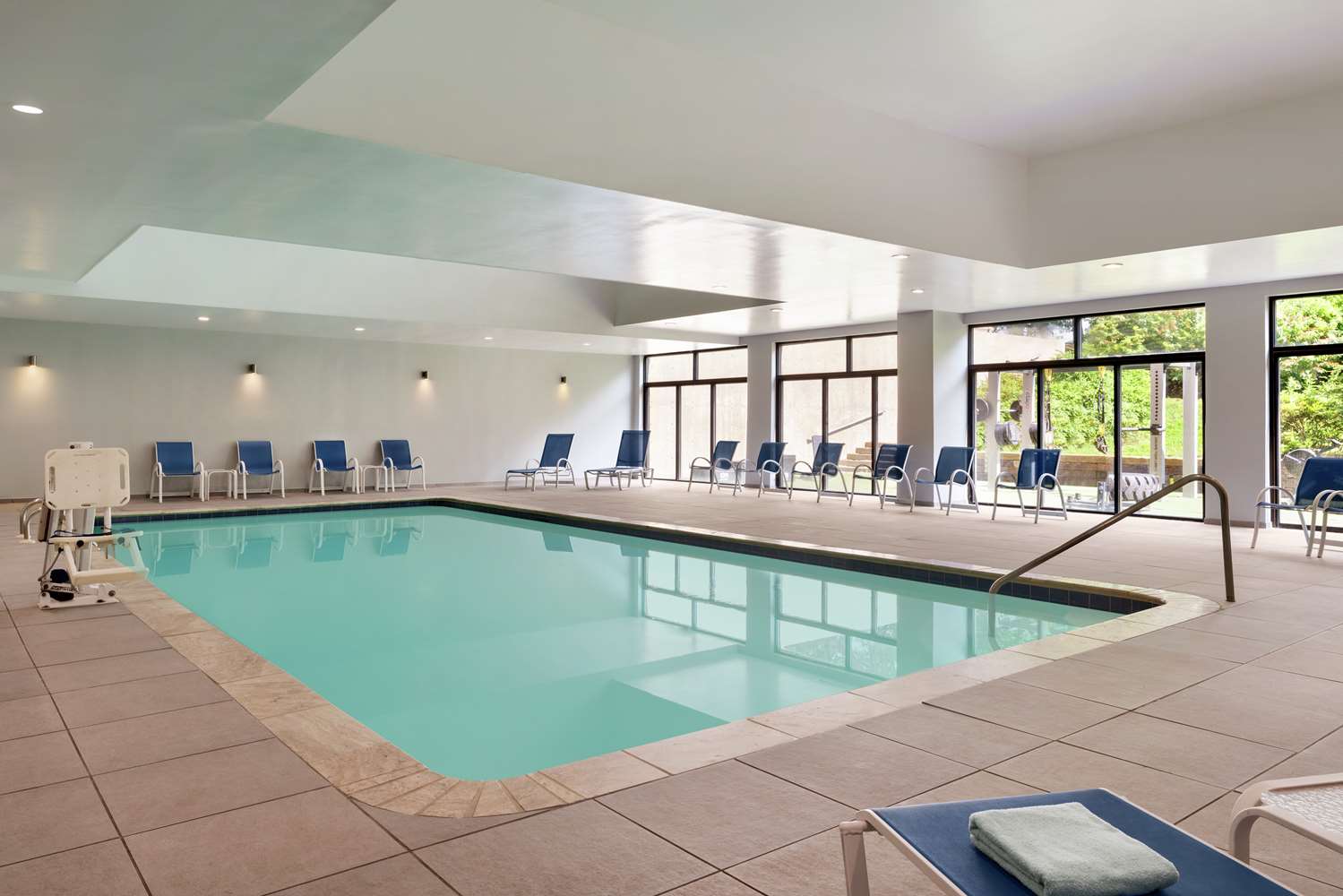 swimming pool spa
