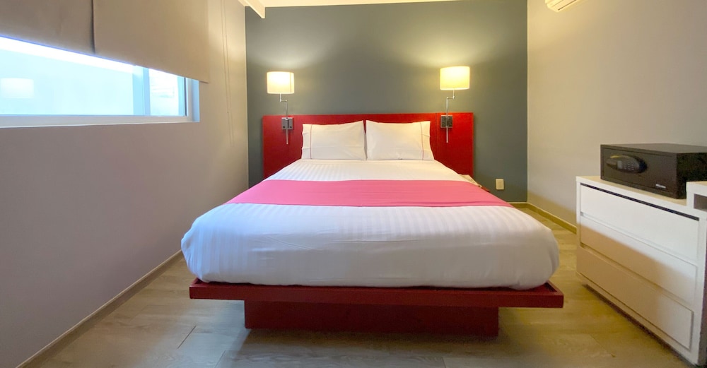 STANDARD, QUEEN BED