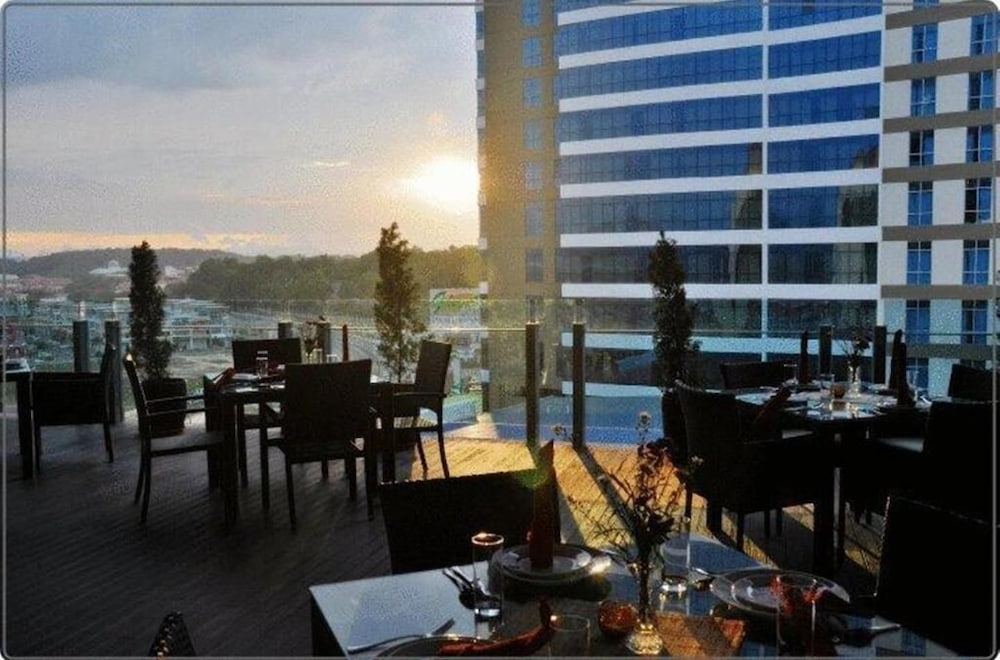 Courtyard Hotel At 1borneo 49/59