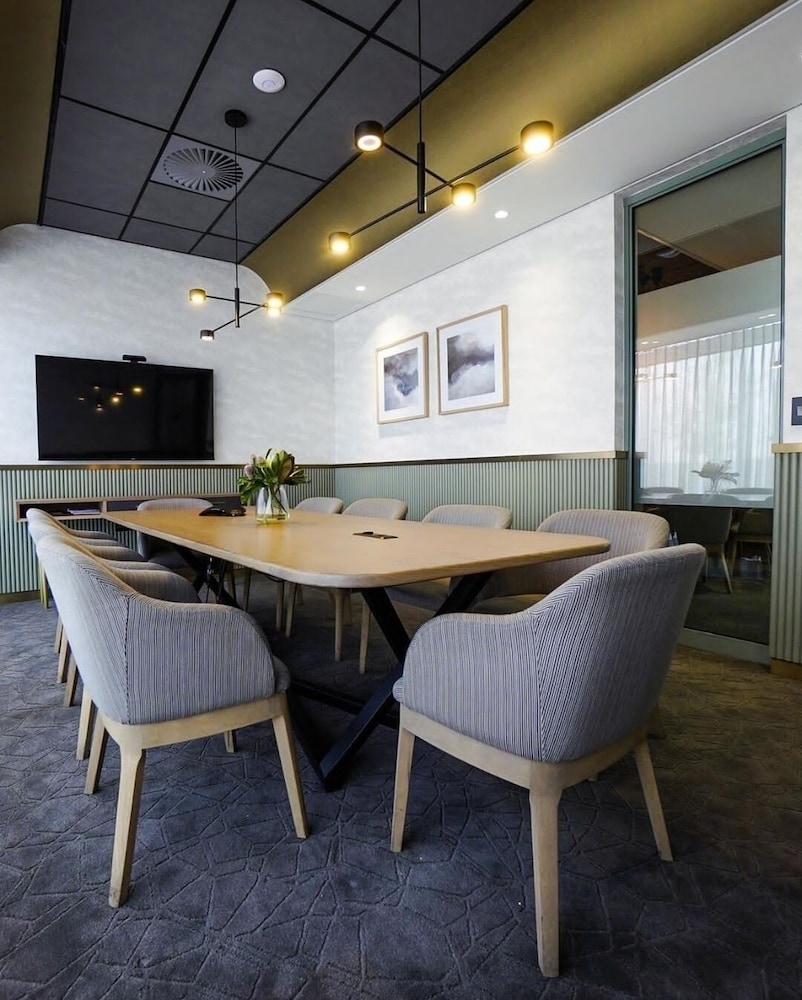 Ellipse Executive Apartment 38/50