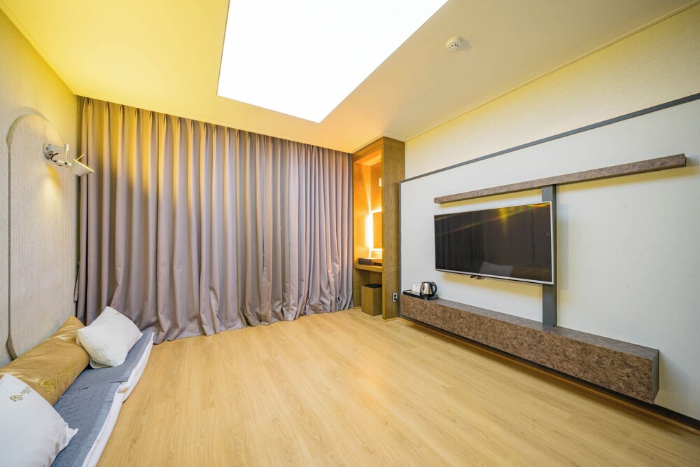 Yeosu Stay Hotel 15/53