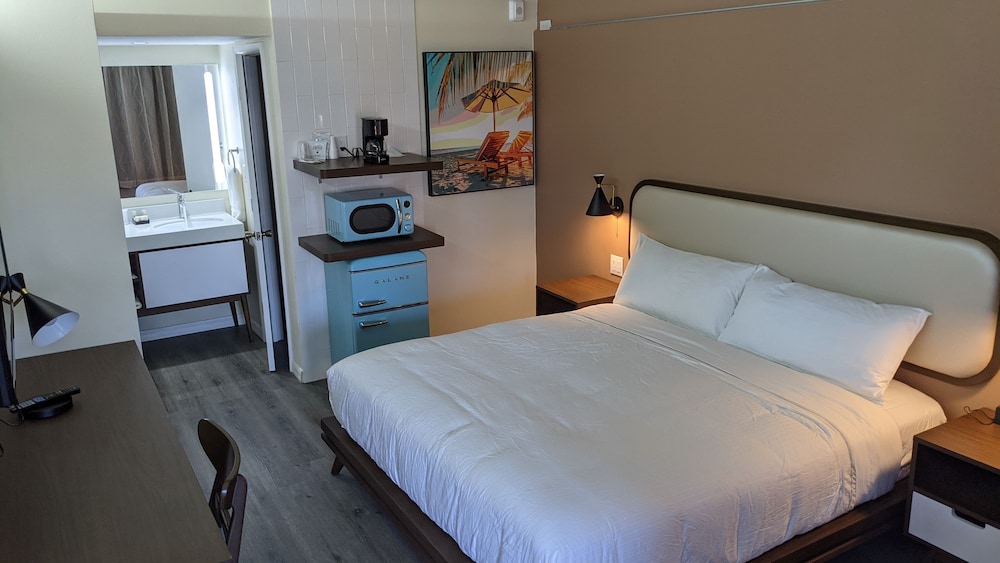 Golden Host Resort 13/63