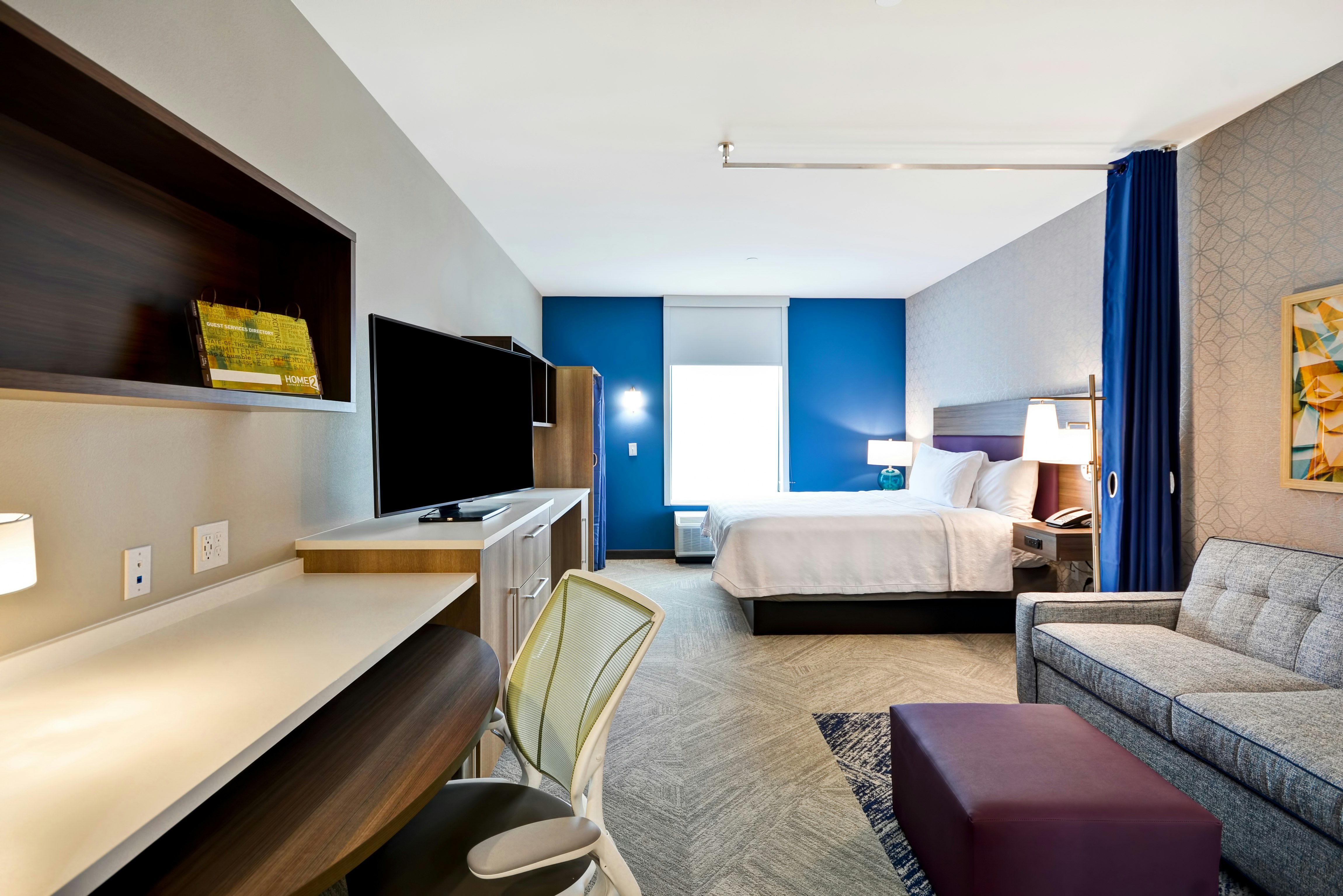 STUDIO, SUITE, KING BED