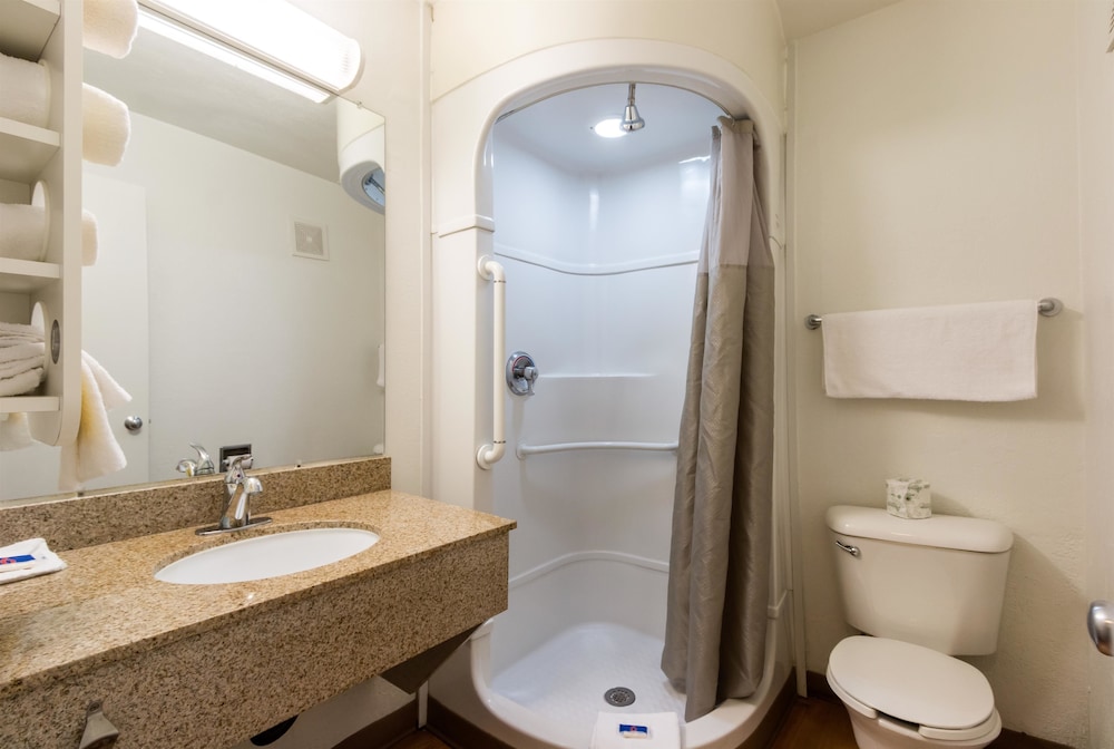 Motel6 Austin, TX - Airport - South 31/58