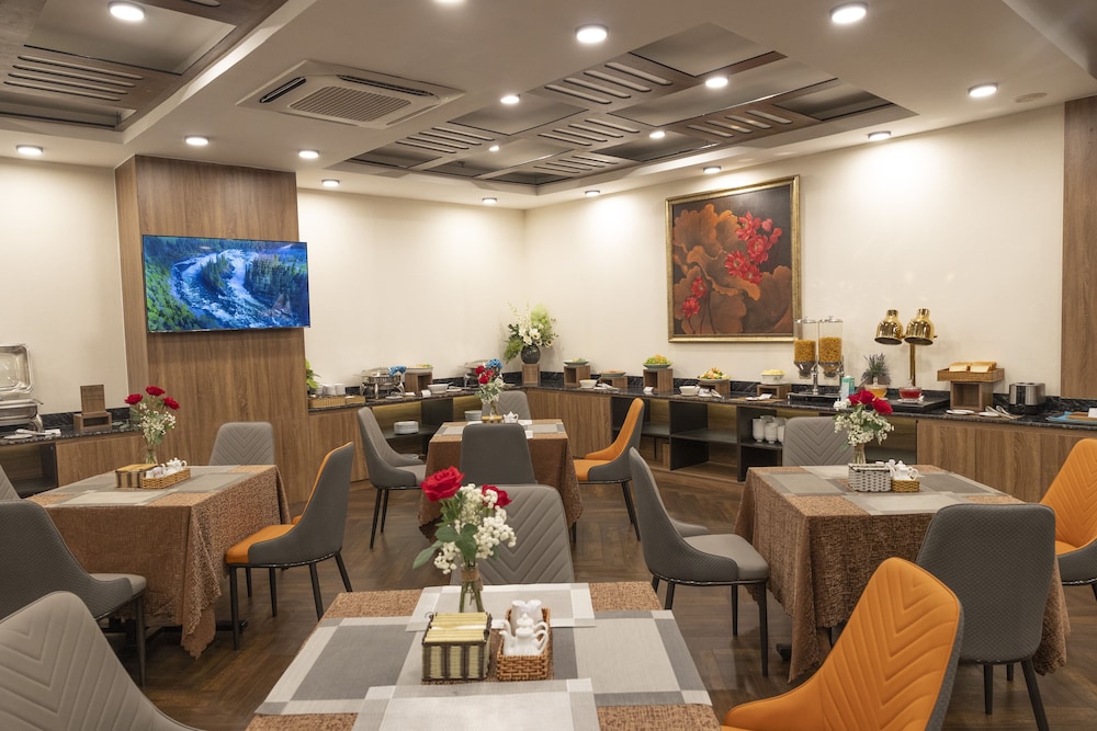 Viet Lotus Saigon Hotel 45/50