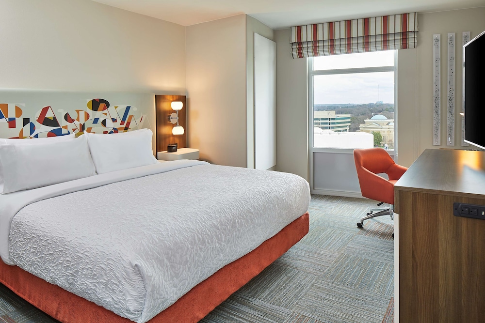 Hampton Inn and Suites Atlanta Midtown 15/53