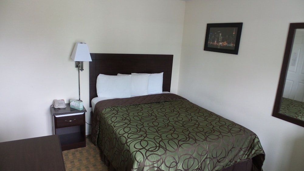 Sea Girt Lodge 28/72