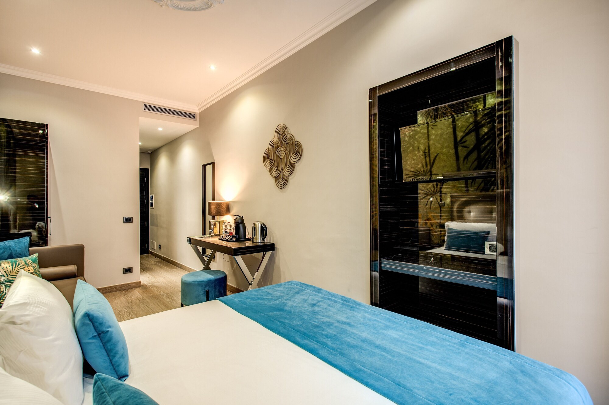 SUPERIOR, DOUBLE BED