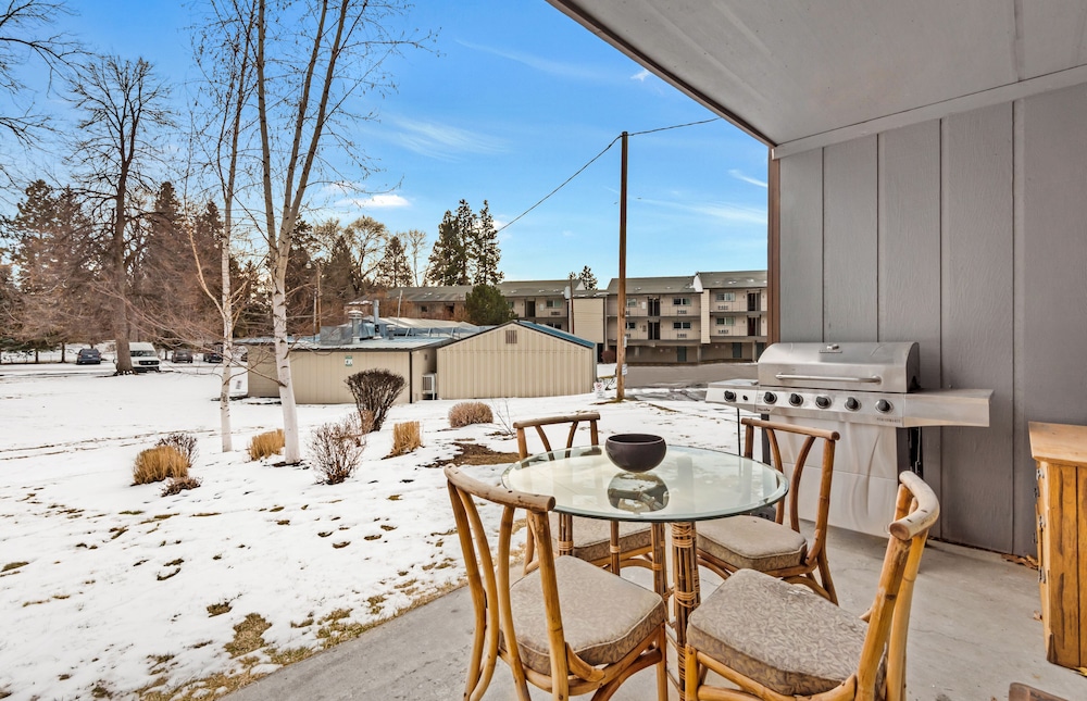 Bend Riverside Inn &amp; Suites 48/51