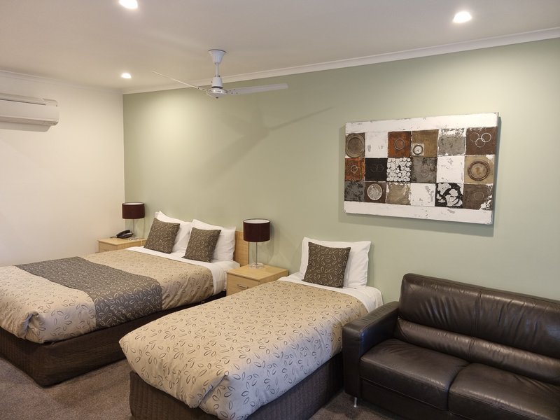 Golden Heritage Cottages 7/12